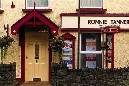 Ilenroy House Bed & Breakfast 3*