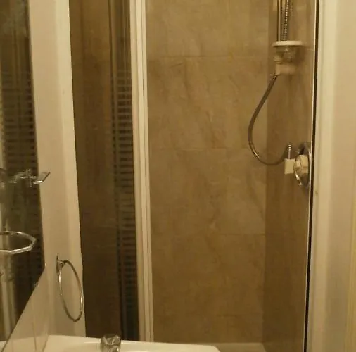 Ilenroy House 3*