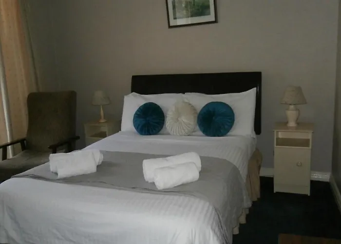 Ilenroy House Bed & Breakfast 3*