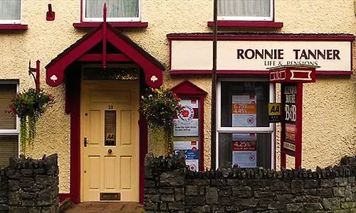 Ilenroy House Bed & Breakfast 3*